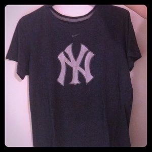 New York Yankees women’s shirt